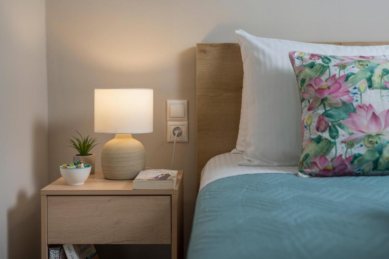 Floral Beach Apt With Lux Extras & Special Treats Колимварион Экстерьер фото