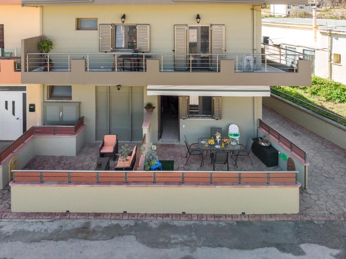 Floral Beach Apt With Lux Extras & Special Treats Колимварион Экстерьер фото